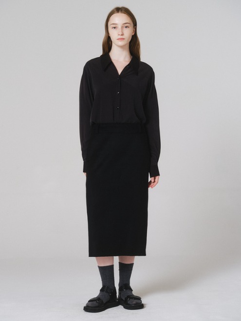 Cashmere H line skirt (black)